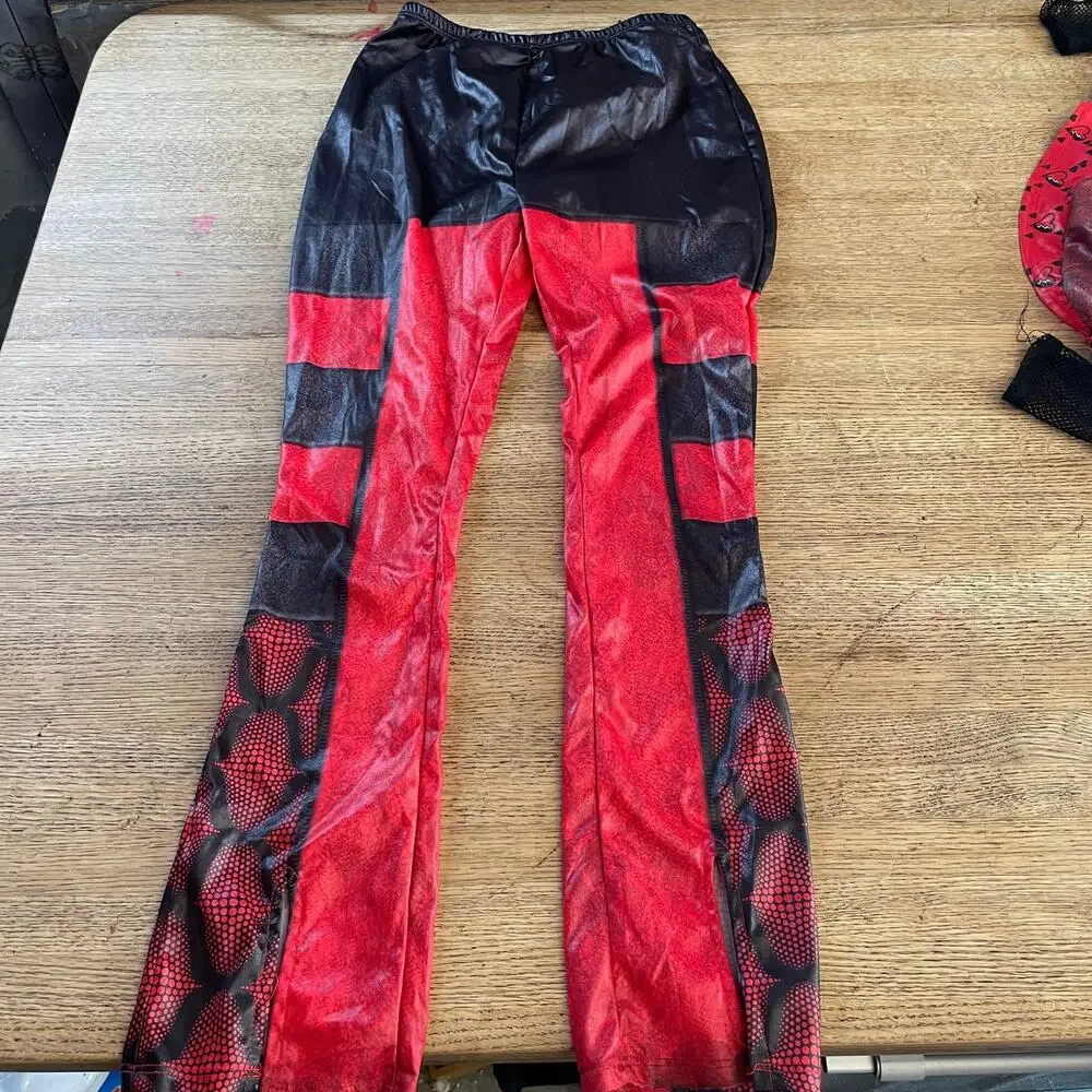 Disney Descendants 4 Rise of Red Halloween Costume Size M 8-10